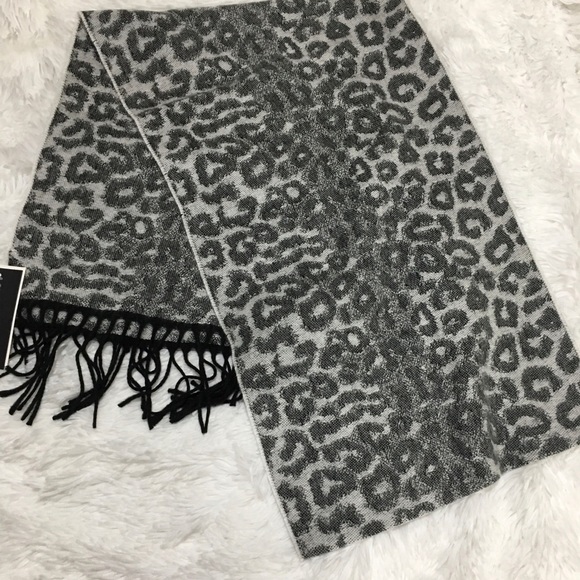 Steve Madden Accessories - Steve Madden leopard scarf